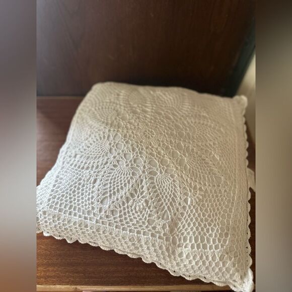 White Crochet vintage Decorative throw Pillow - Picture 3 of 6
